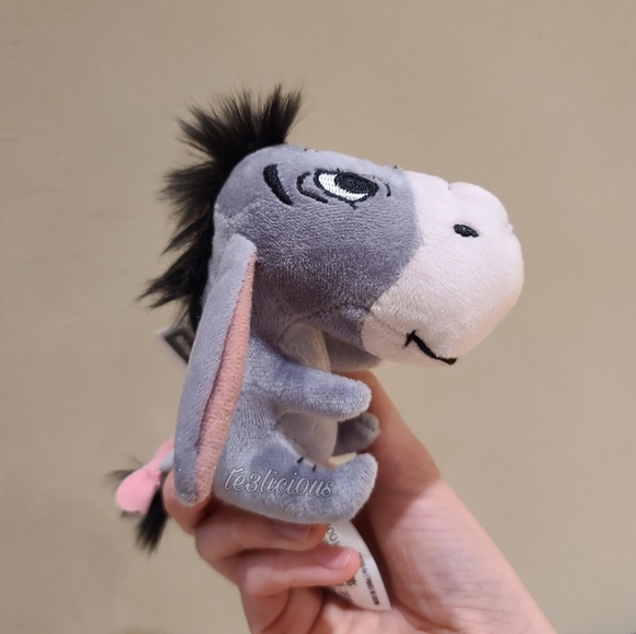 DISNEY PARKS EEYORE BIG HEAD PLUSH MAGNET - Picture 2 of 6